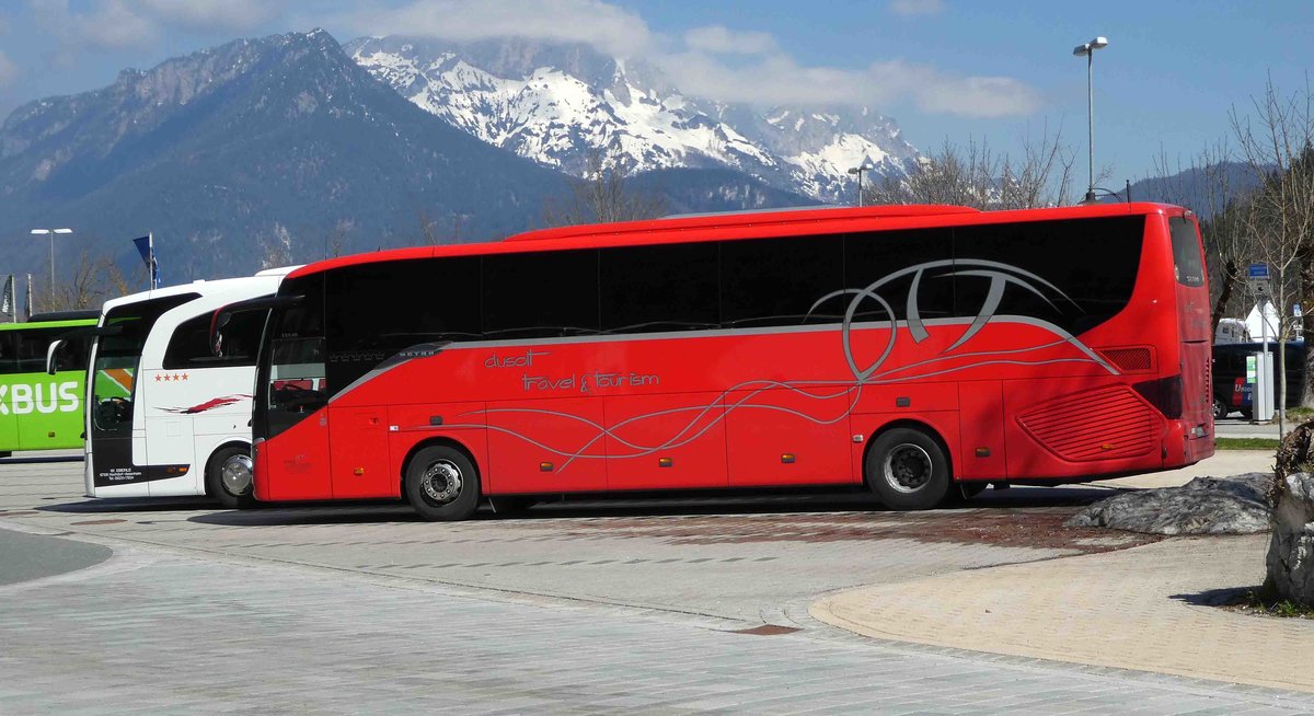 Setra S 515 HD von  dusolt travel & tourism  aus Bergrheinfeld steht auf dem Parkplatz K�nigsee im April 2019