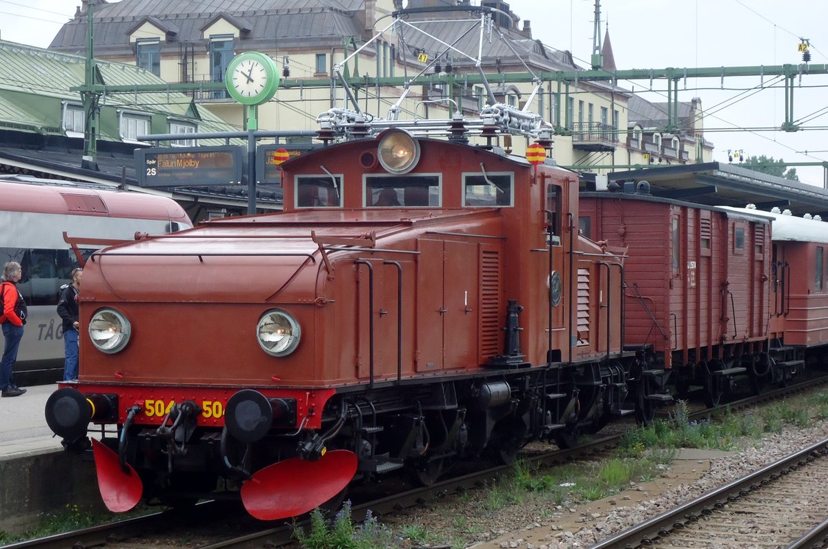 SJ Altbauellok 504 steht am 12 September 2015 in Gvle.