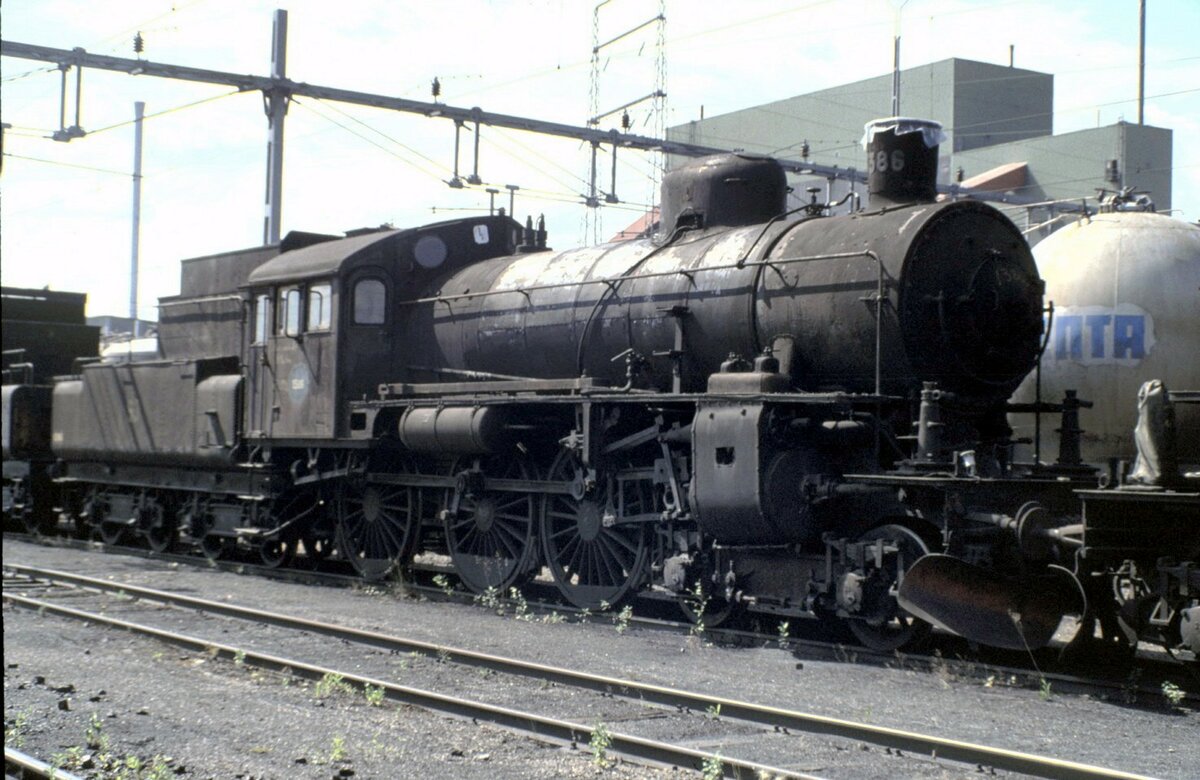 SJ Dampflok aus der Kriegsreserve Typ B Nr.1386 im Eisenbahnmuseum TGOJ Grängesberg am 02.08.1994.