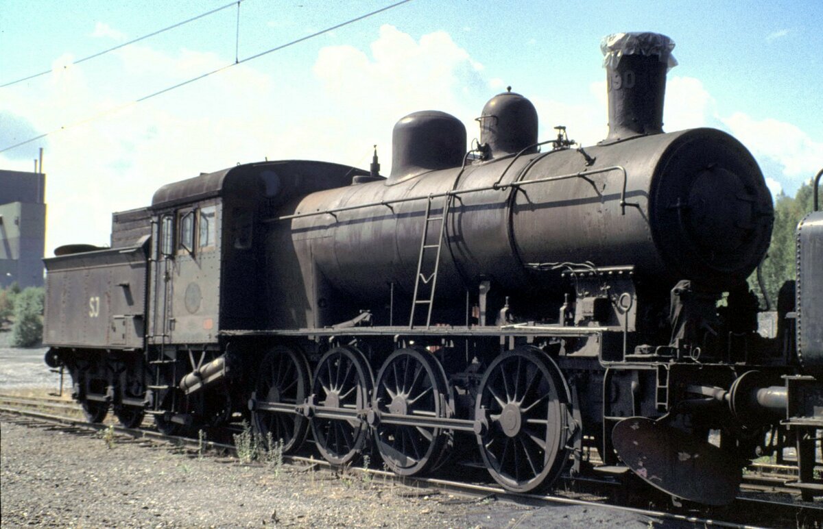 SJ Dampflok Type E (II) Nr.1090, eine D-Dampflok mit Innenzylindern im TGOJ Eisenbahnmuseum in Grängesberg am 02.08.1994. Die Lok stammt aus der sogenannten Kriegsreserve.