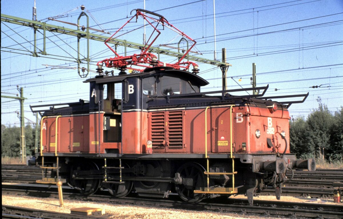 SJ Rangierlok Ue Nr.582 in Hallsberg am 05.08.1994.