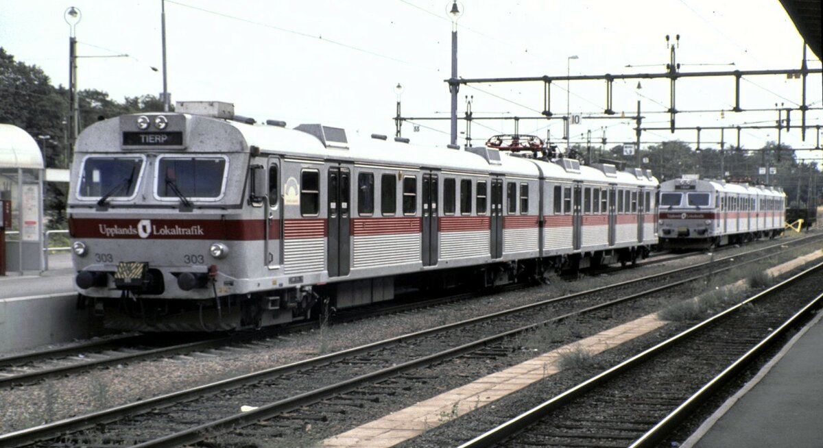 SJ X 10 Nr.303 der Upplands Lokaltraffik in Uppsala am 12.08.1994.