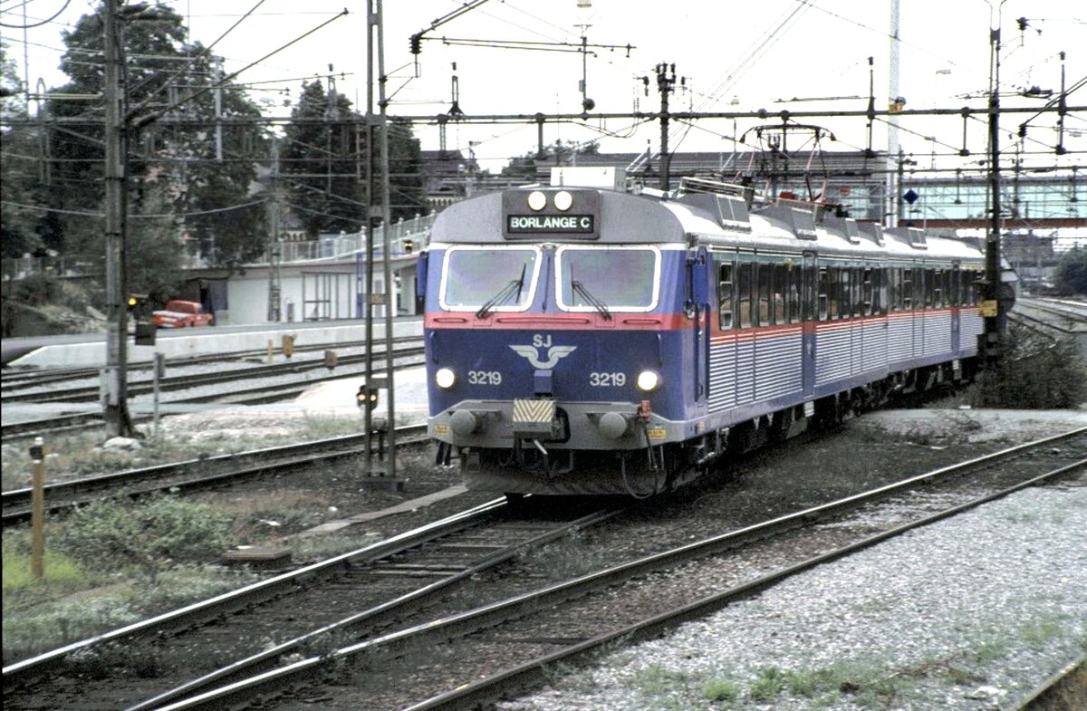 SJ X 12 Nr.3219 in Hallsberg am 01.08.1994.