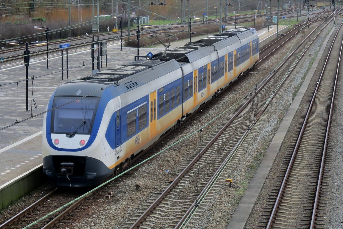 SLT 2416 verlässt am 11 Februari 2018 Geldermalsen. 