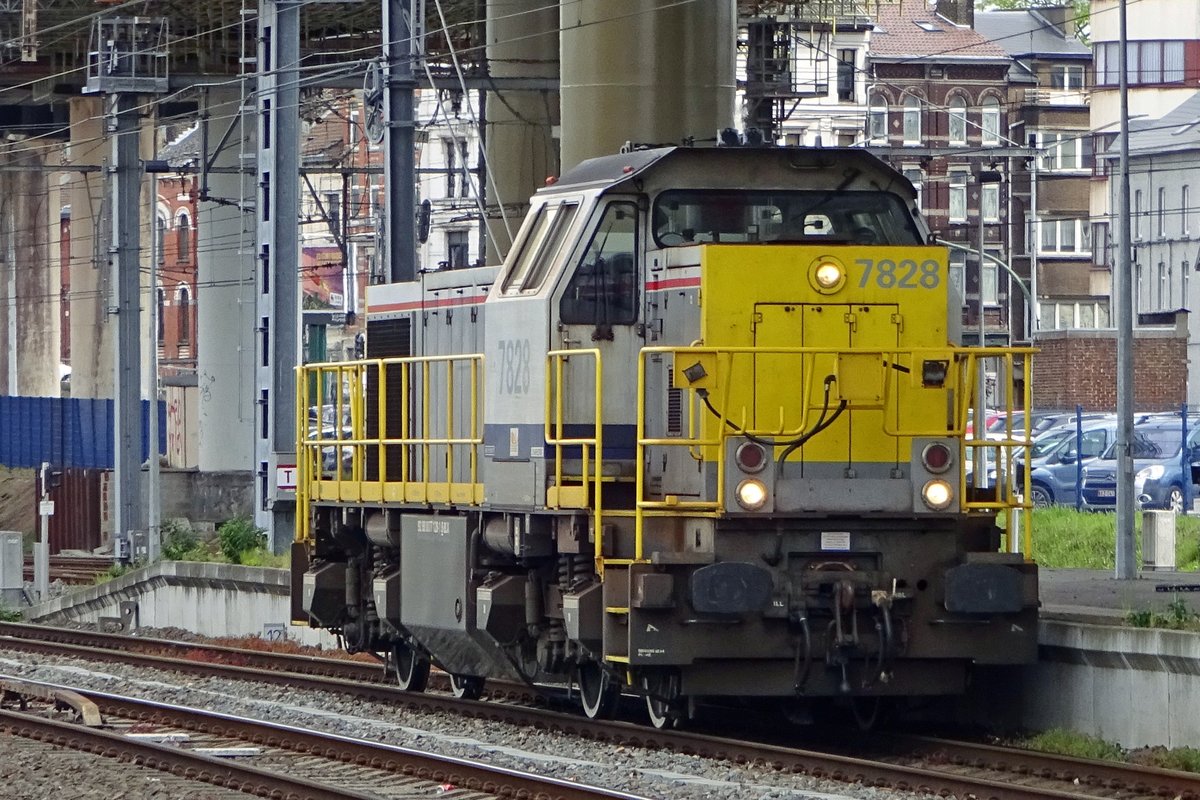 SNCB 7828 durchfahrt Charleroi Sud am 23 Mai 2019.