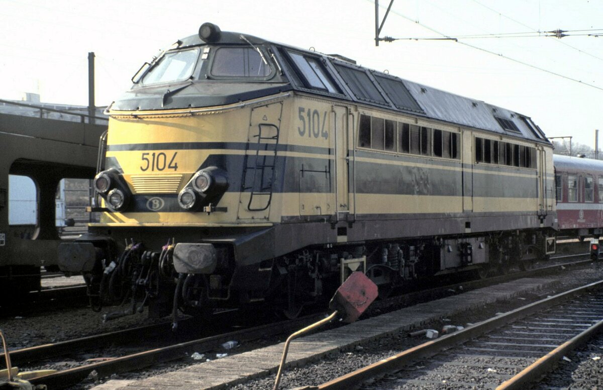 SNCB Nr.5104 in Brüssel-Schaerbeck am 09.03.1996.