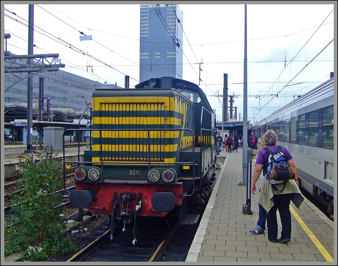 SNCB/NMBS HLD 8211 (ex 262.011)abgestellt am 02.08.2009 im Bahnhof Bruxelles-Midi.
Die Lok ist Baujahr 1966 