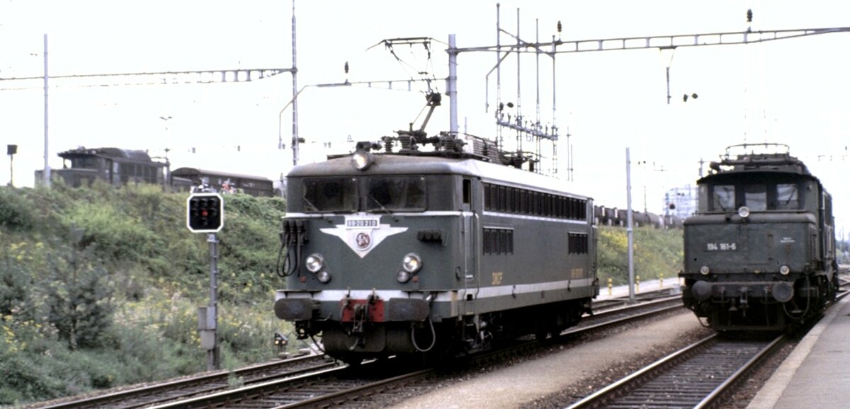 SNCF BB 20 210 und DB 194 161-6 in Basel-Muttenz an 23.08.1980.