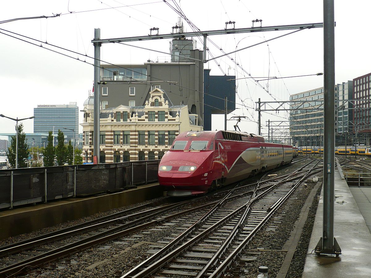 SNCF Thalys TW PBA 4538 Ankunft Amsterdam Centraal Station 16-09-2015.

SNCF Thalys treinstel PBA 4538 binnenkomst Amsterdam Centraal Station 16-09-2015.