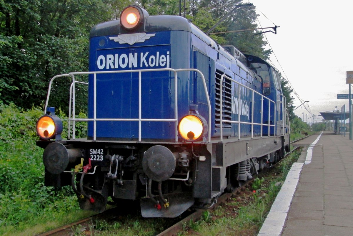 Solofahrt für Orion Kolej SM42-2223 durch Gliwice-Labedy am 27 Mai 2015.