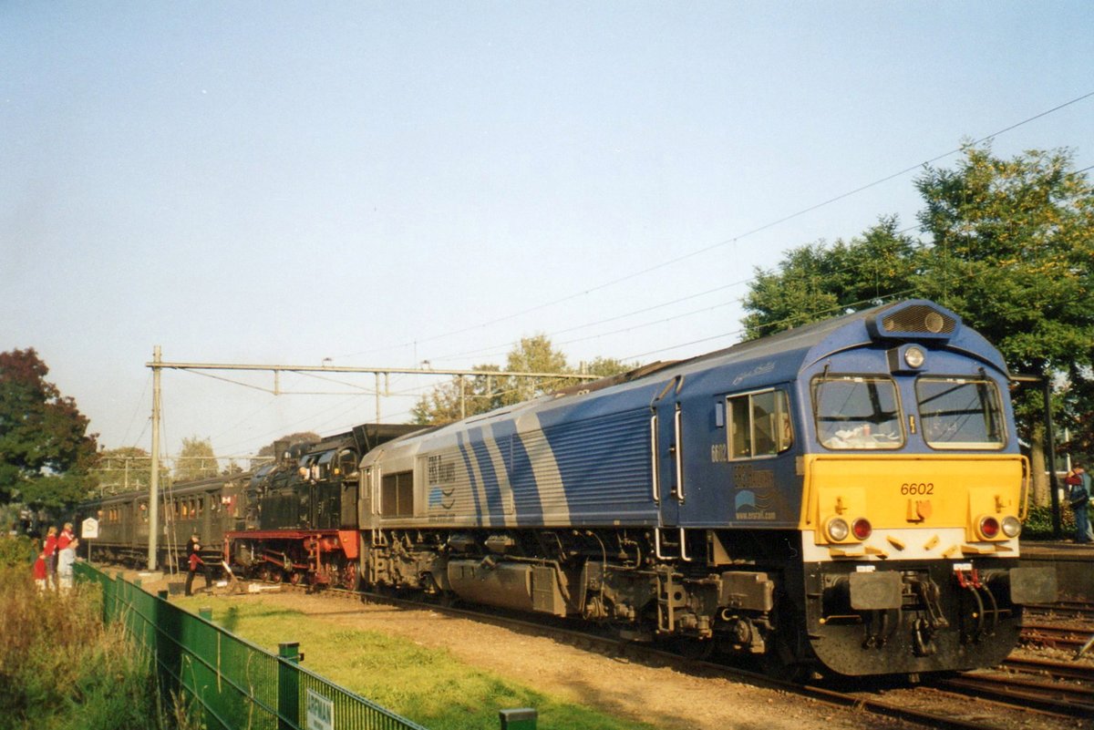 Sonderzug mit ERS 6602 treft am 14 Oktober 2006 in Dieren ein.