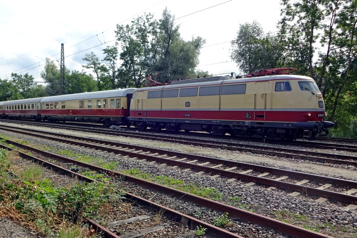 Sonniger Blick auf E03 001 in Göppingen am 14 September 2019.