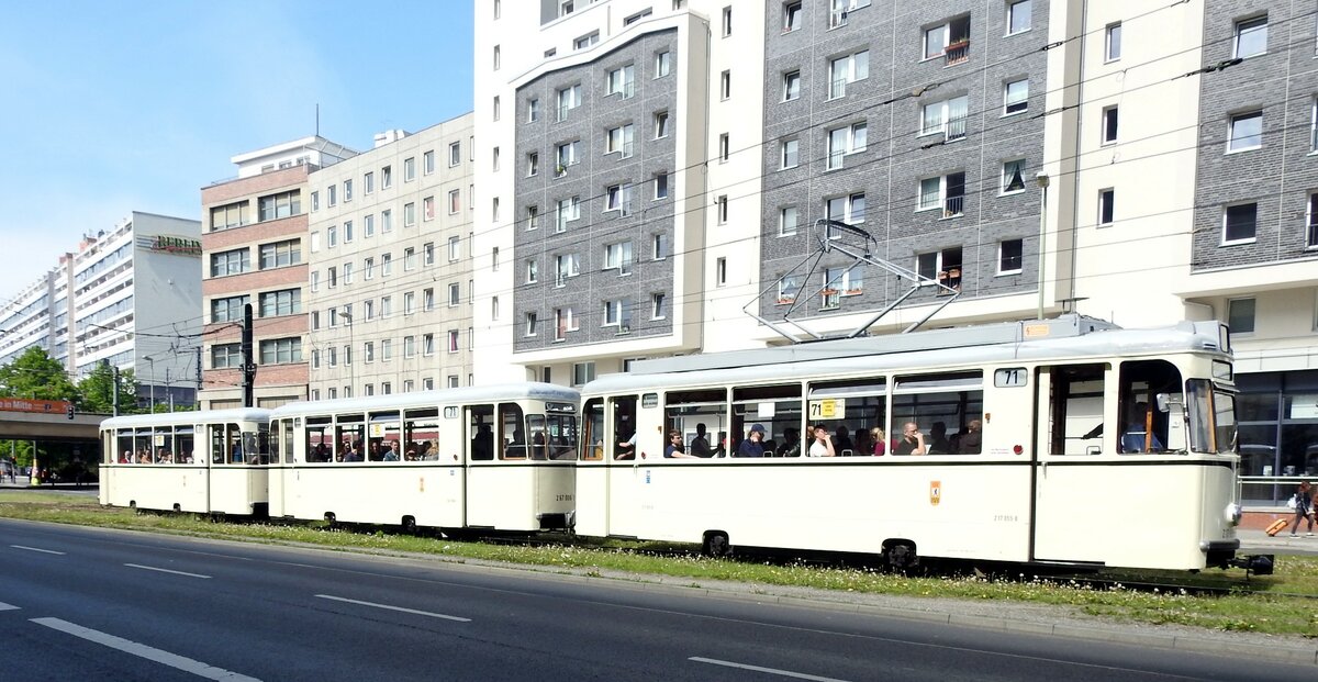 Stadtverkehr Berlin, TE 69 Nr.217 055-6 von Raw Berlin-Schöneweide, Baujahr 1961 am Alexanderplatz in Berlin am 14.05.2017.