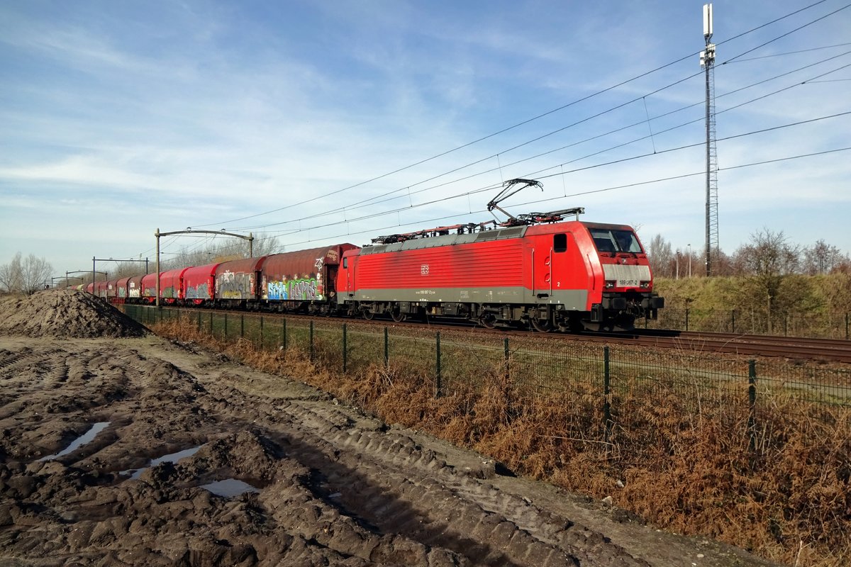 Stahlzug mit DBC 189 067 durchfahrt am 21 Februar 2021 Tilburg-Reeshof.