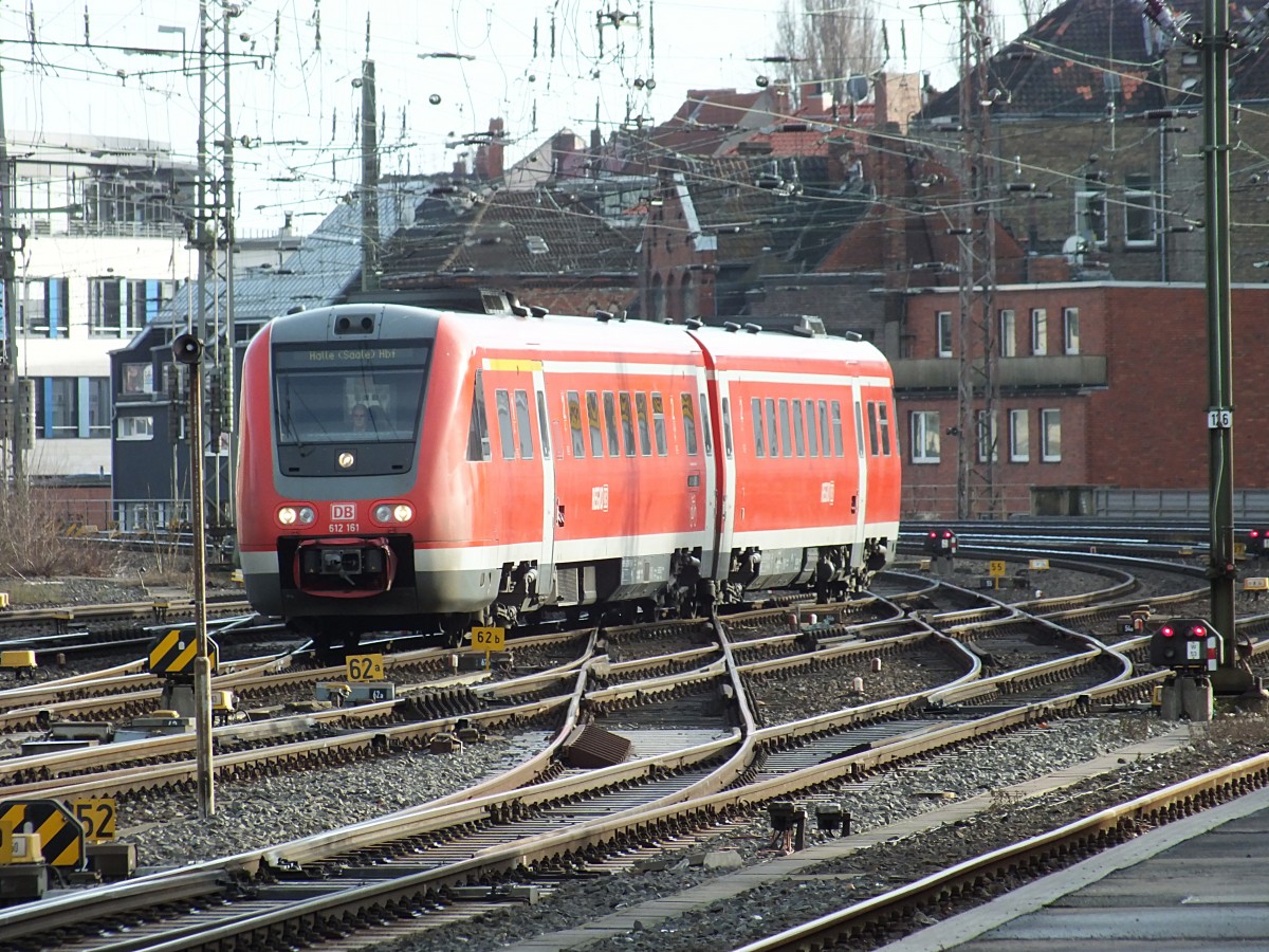 Stapeln hie� es am 7.1.14 wohl auf der Fahrt von Hannover Hauptbahnhof nach Halle (Saale). 612 161 war allein unterwegs.