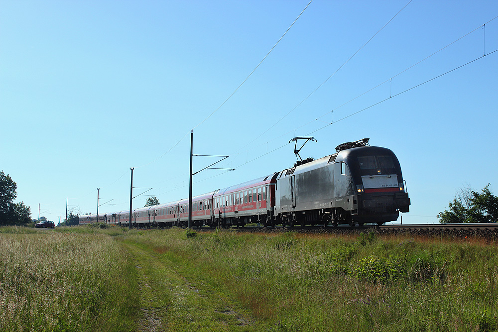 Stendal, 07.06.2014 07:57 Uhr - MRCE 182 570 fährt mit dem IRE 18596 Berlin - Hamburg in Richtung Salzwedel