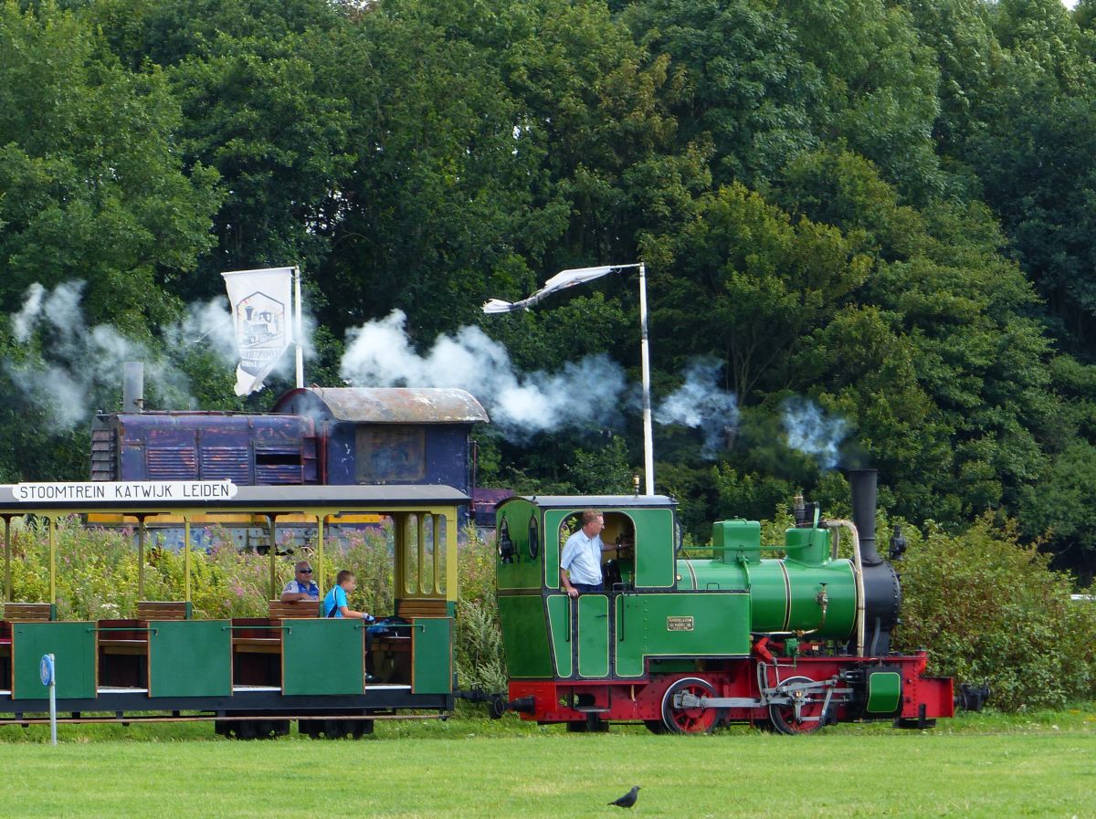  Stichting Nationaal Smalspoor  Schmalspur Dampflok 8 gebaut Henschel & Sohn Baujahr 1928. Valkenburg 23-07-2017.

Stichting Nationaal Smalspoor smalspoorstoomlocomotief nummer 8 gebouwd door Henschel & Sohn in 1928. Valkenburg 23-07-2017.