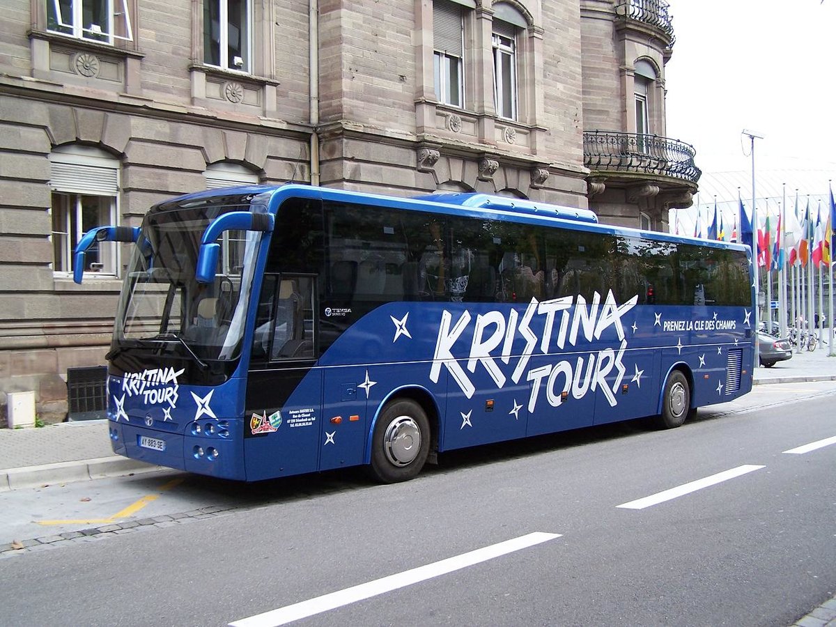 Strassburg - 30. August 2010 : Temsa Safari HD vor dem Bahnhof.