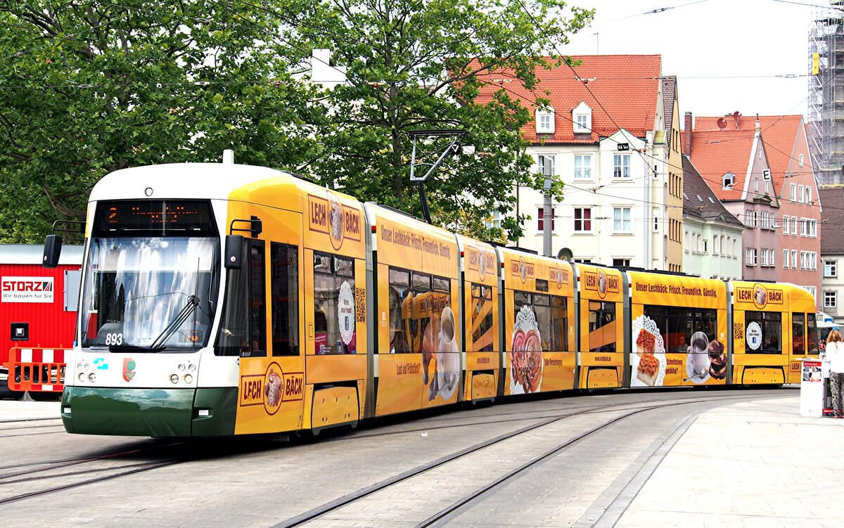 Straßenbahn / Stadtverkehr; Augsburg;  CityFlex CF8 Nr.893 von Bombardier Baujahr 2010 in Augsburg beim Königsplatz am 27.06.2014.