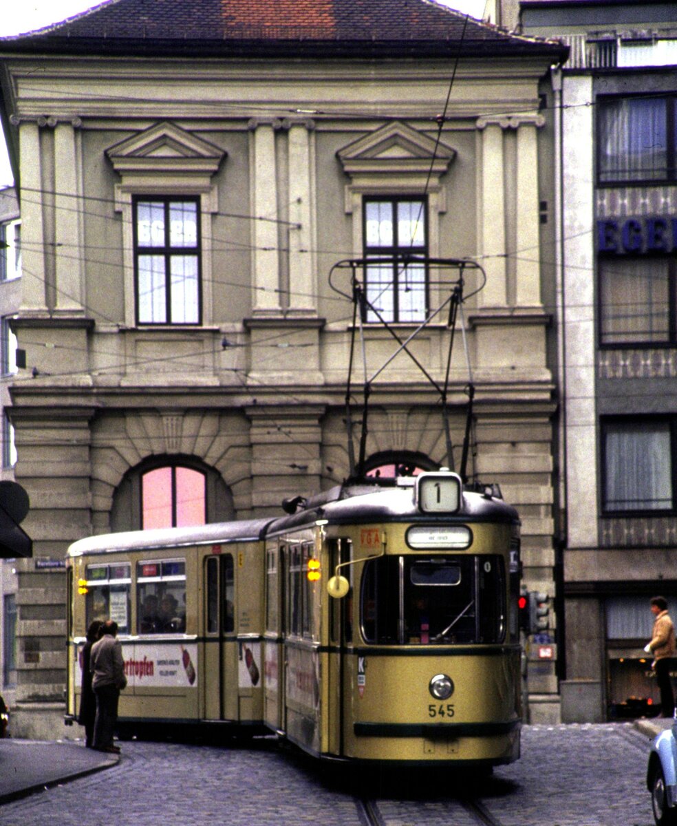 Straßenbahn / Stadtverkehr; Augsburg;    GT 5 Nr.545 von MAN Baujahr 1956 Abgabe im Jahr 2001 nach Lasi, Rumänien; dort 2013 als HTw eingesetzt. Aufnahme im Juli 1978 in Augsburg.