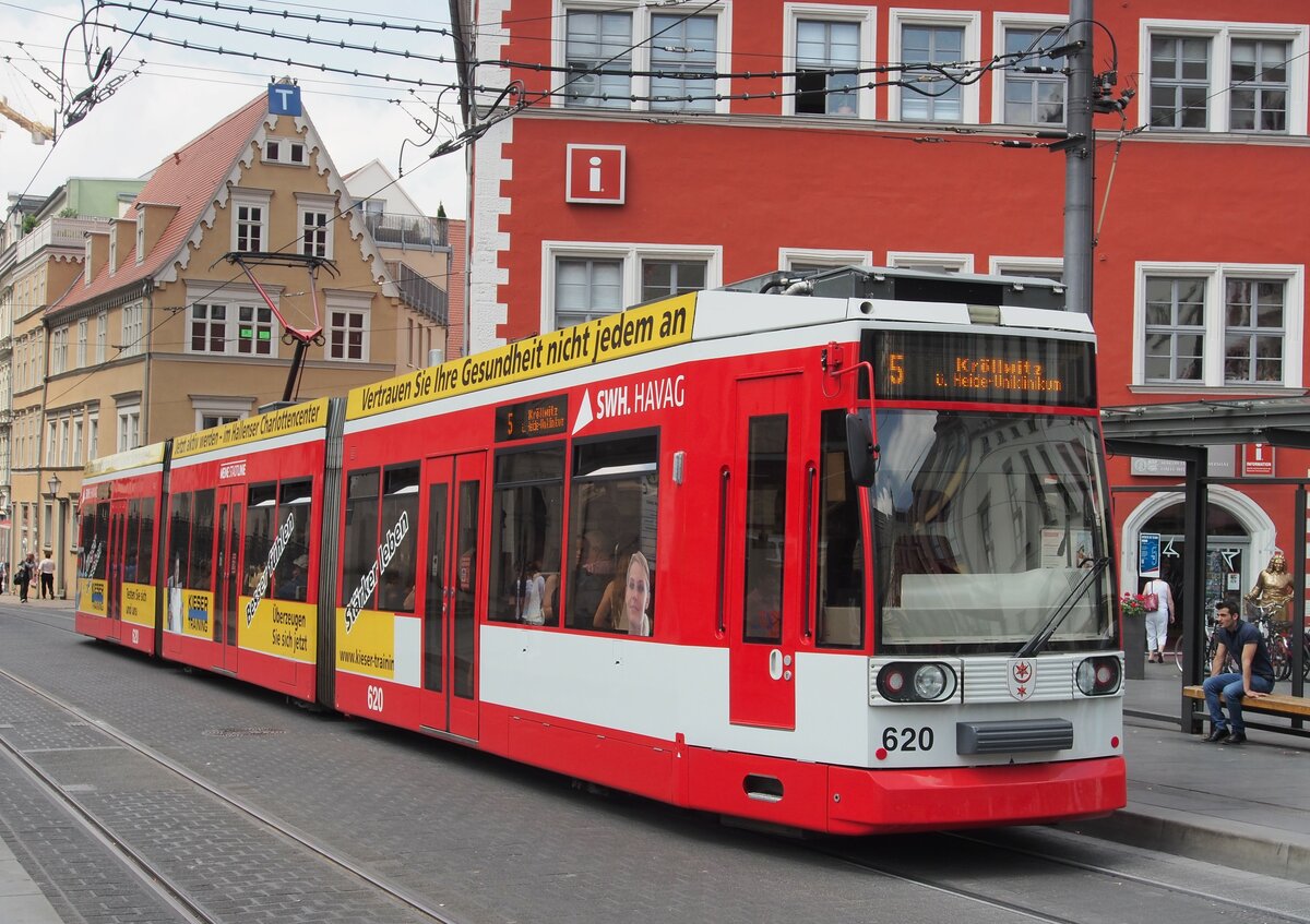 Straßenbahn / Stadtverkehr; Halle;    MGT 6 D Nr.620 von Bautzen Baujahr 1997 in der Haltestelle Marktplatz in Halle am 30.06.2015.