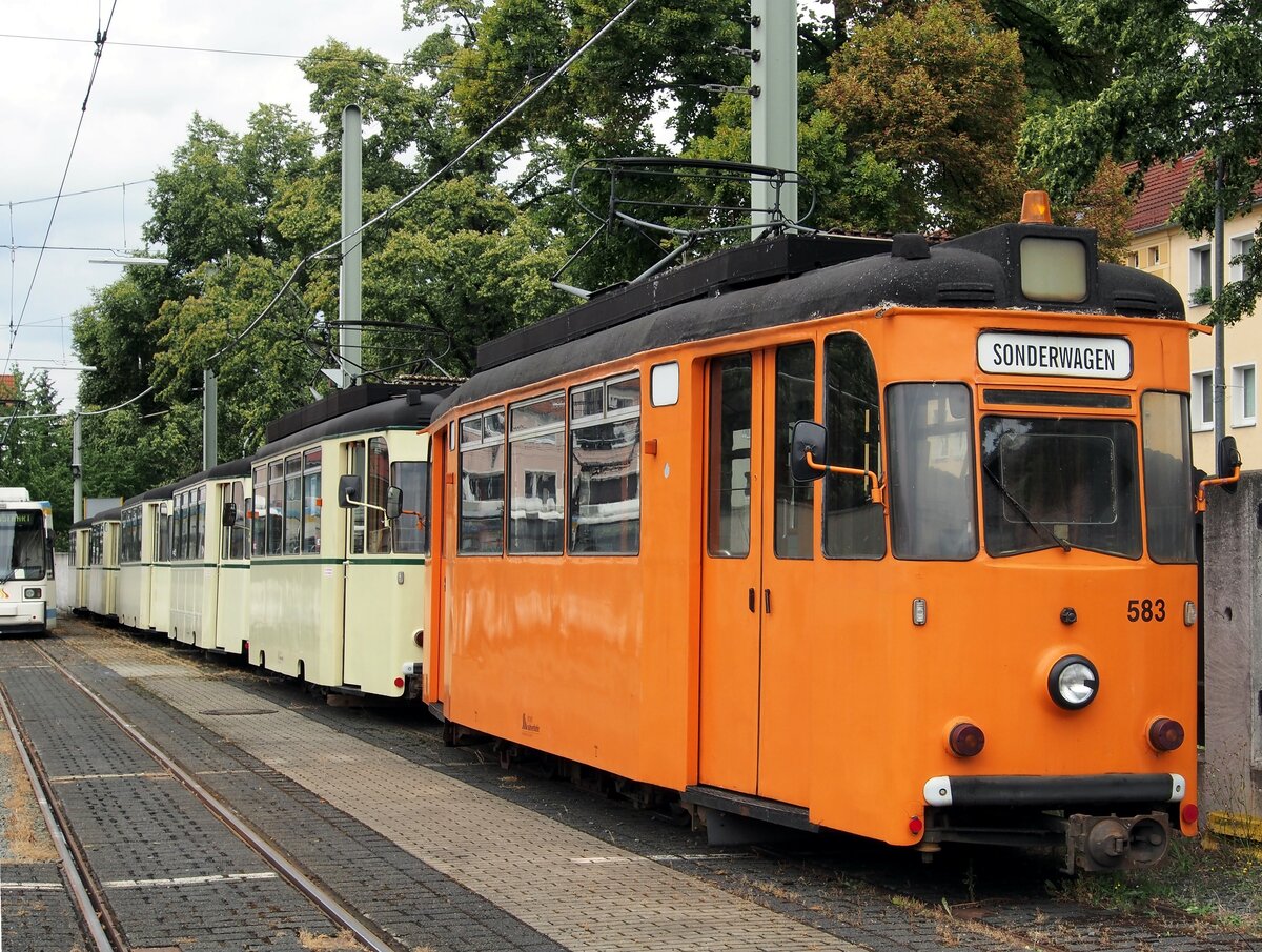 Straßenbahn / Stadtverkehr; Jena;     T 57 Gleisbauwagen Nr.583 von VEB Gotha im Depothof Jena am 05.08.2016.