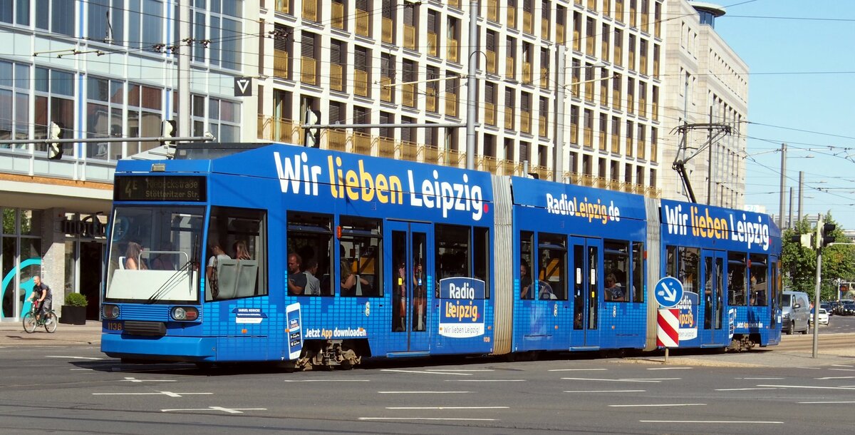Straenbahn / Stadtverkehr Leipzig NGT 8 Mr.1138 von DWA Baujahr 1997 mit der Werbung:  Wir lieben Leipzig  am Augustusplatz in Leipzig am 23.07.2019.