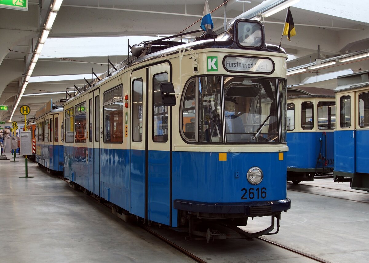 Straßenbahn / Stadtverkehr; München;   M 5 -65 Nr.2621 von Rathgeber Baujahr 1965 im MVG Museum in München am 09.11.2017.