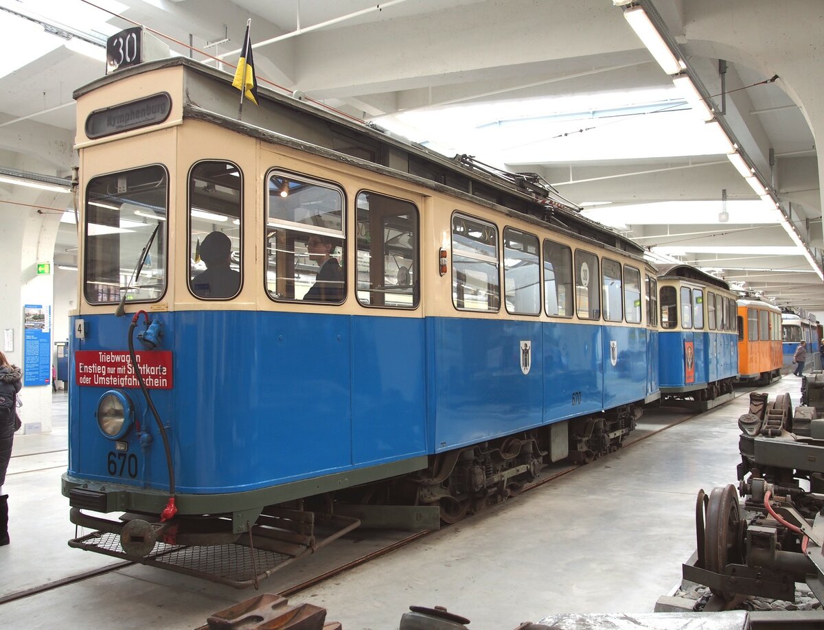 Straßenbahn / Stadtverkehr; Museum der MVG in München;   G 1/8 Nr.670 von LHW Baujahr 1925 im MVG Museum in München am 09.11.2014.
