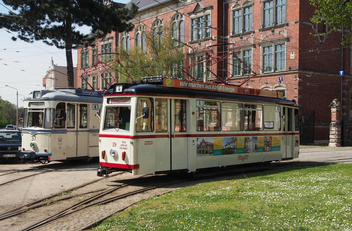 Straenbahn / Stadtverkehr;  Naumburg;  ET 54 Nr.29 von VEB Gotha Baujahr 1955 und T 57 Nr.37 von VEB Gotha Baujahr 1961 in Naumburg am 29.04.2015.