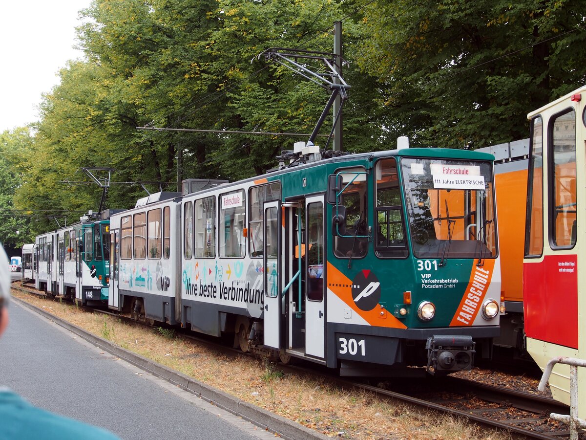 Straßenbahn / Stadtverkehr; Potsdam;       KT 4 DMF Nr.301 von CKD Tatra Bauahr 1987 Aufstellung zur Parade 111 Jahre elektrische Tram am 02.09.2018.