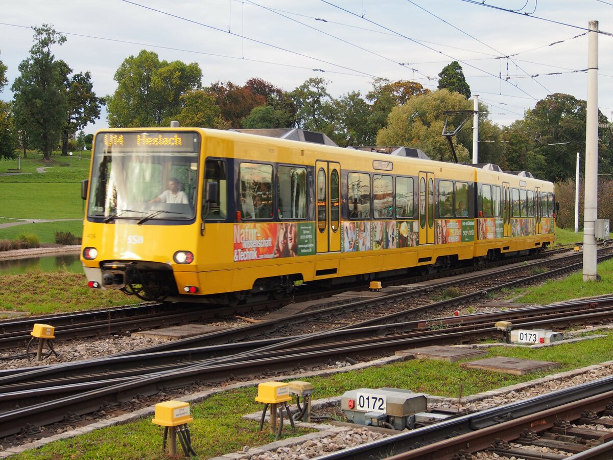 Straenbahn / Stadtverkehr Stuttgart; DT 8-S Nr.4125 und 4126 bei der Haltestelle Mineralbder am 09.10.2014.
