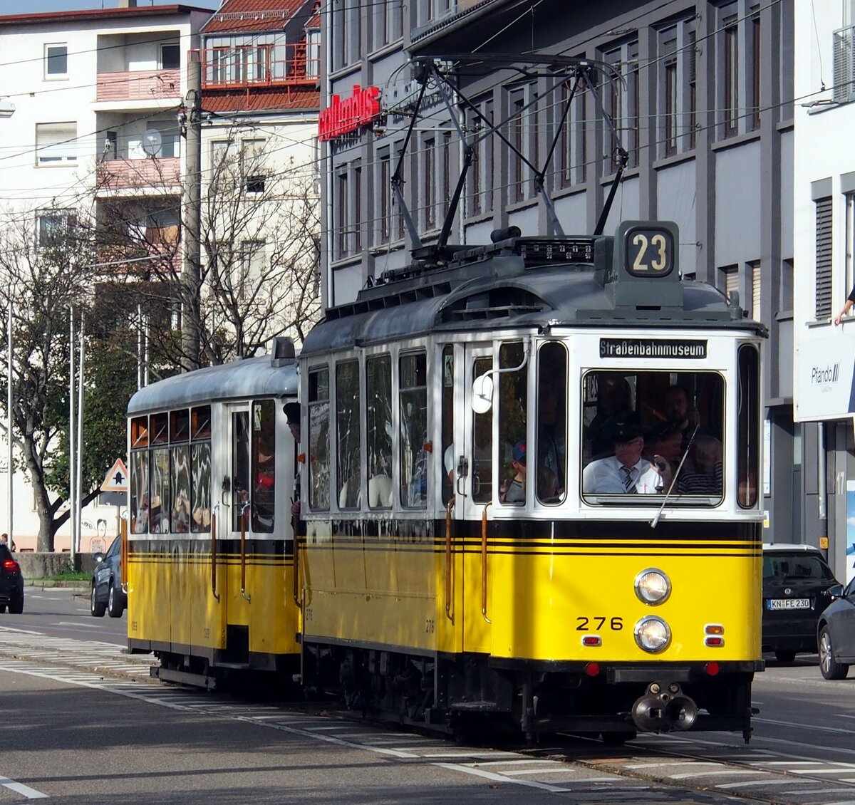 Straßenbahn / Stadtverkehr; Stuttgart; Typ 200 Nr.274 von Maschinenfabrik Esslingen und Typ 1300 Nr.1369 von Fa. Fuchs beim Jubiläum 60 Jahre GT4 am 27.10.2019.