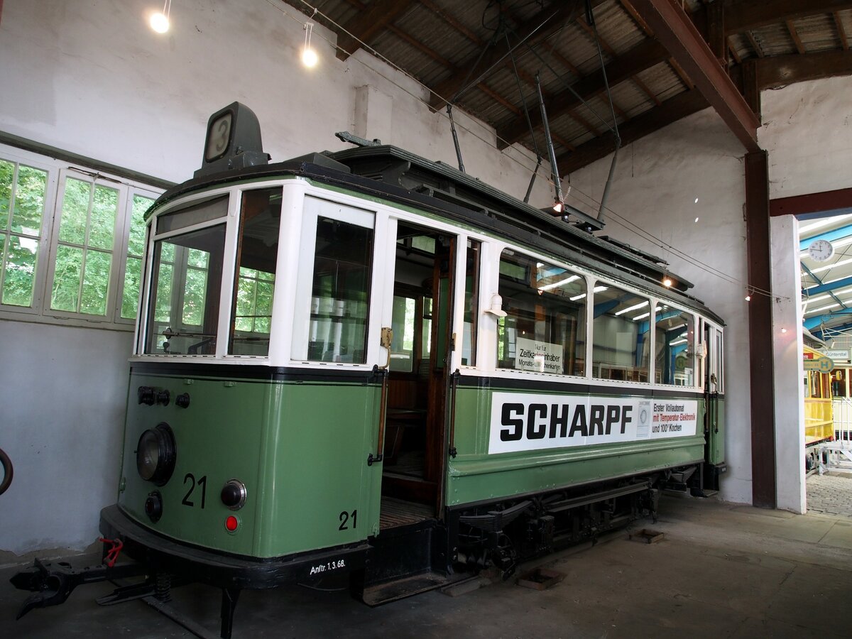 Straßenbahn / Stadtverkehr; Wehmingen, ex WEG Reutlingen;      T 2 Nr.21 von Herbrand Baujahr 1912;  im Tram-Museum Wehmingen am 16.06.2014.