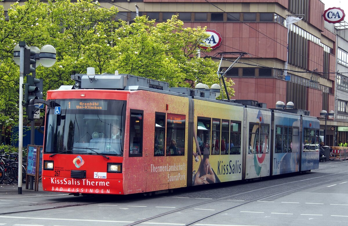 Straßenbahn / Stadtverkehr;  Würzburg;   GT-N Nr.267 von LHB Baujahr 1996 am Kaiserhof in Würzburg am 27.04.2015.