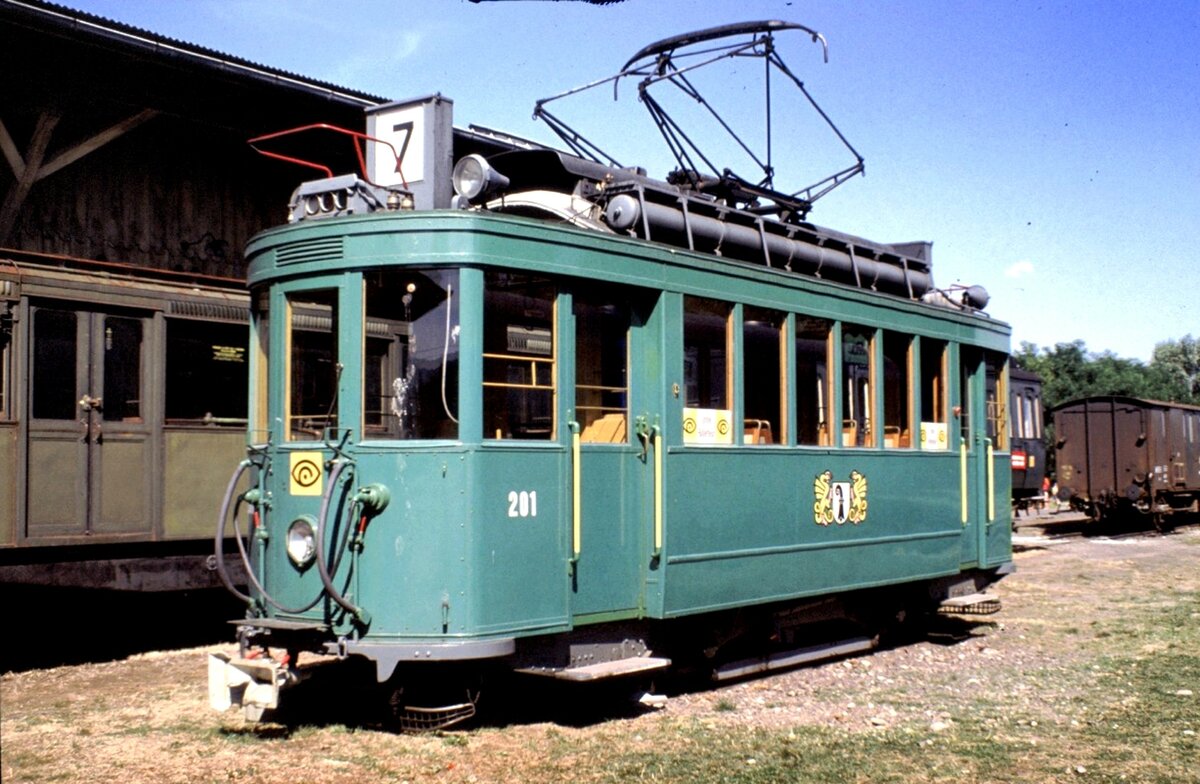 Straßenbahn Be 2/2 Nr.201 aus Basel 1922 in Dienst gestellt in Sentheim bei der Museumsbahn Train Thur Doller Alsace, Dolltalbahn am 07.08.1979.