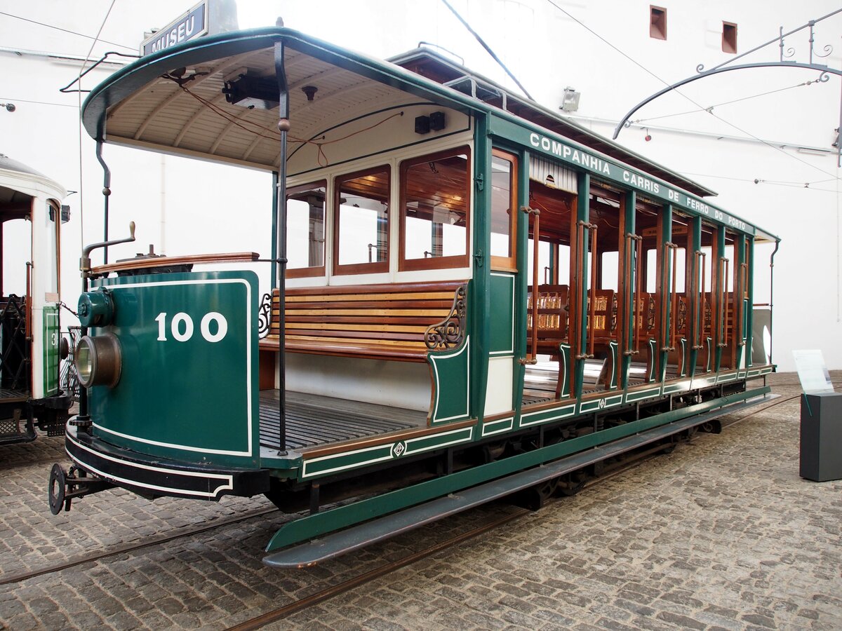 Straßenbahnen / Stadtverkehr;  Porto;  Wagen Nr.100  Wiederaufbau 1995 im Trammuseum Porto am 15.05.2018.