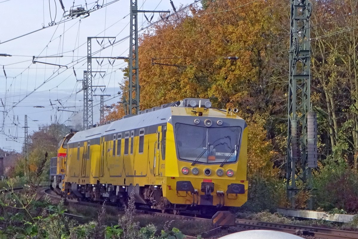 Strukton UST-02 verlässt am 14 November 2019 Emmerich auf den Rückfahrt in die Niederlánde.