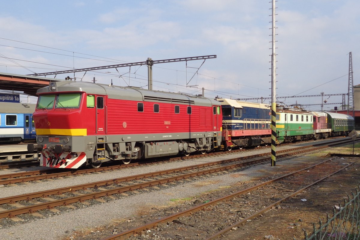 T478-2069 steht am 15 September 2018 mit etwas mehr Museumsmaterial abgestellt in Kolín. 