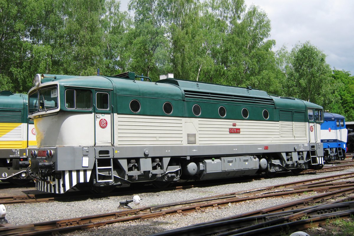 T478-3101 sonnt sich am 13 Mai 2012 ins Eisenbahnmuseum von Luzna u Rakovnika.