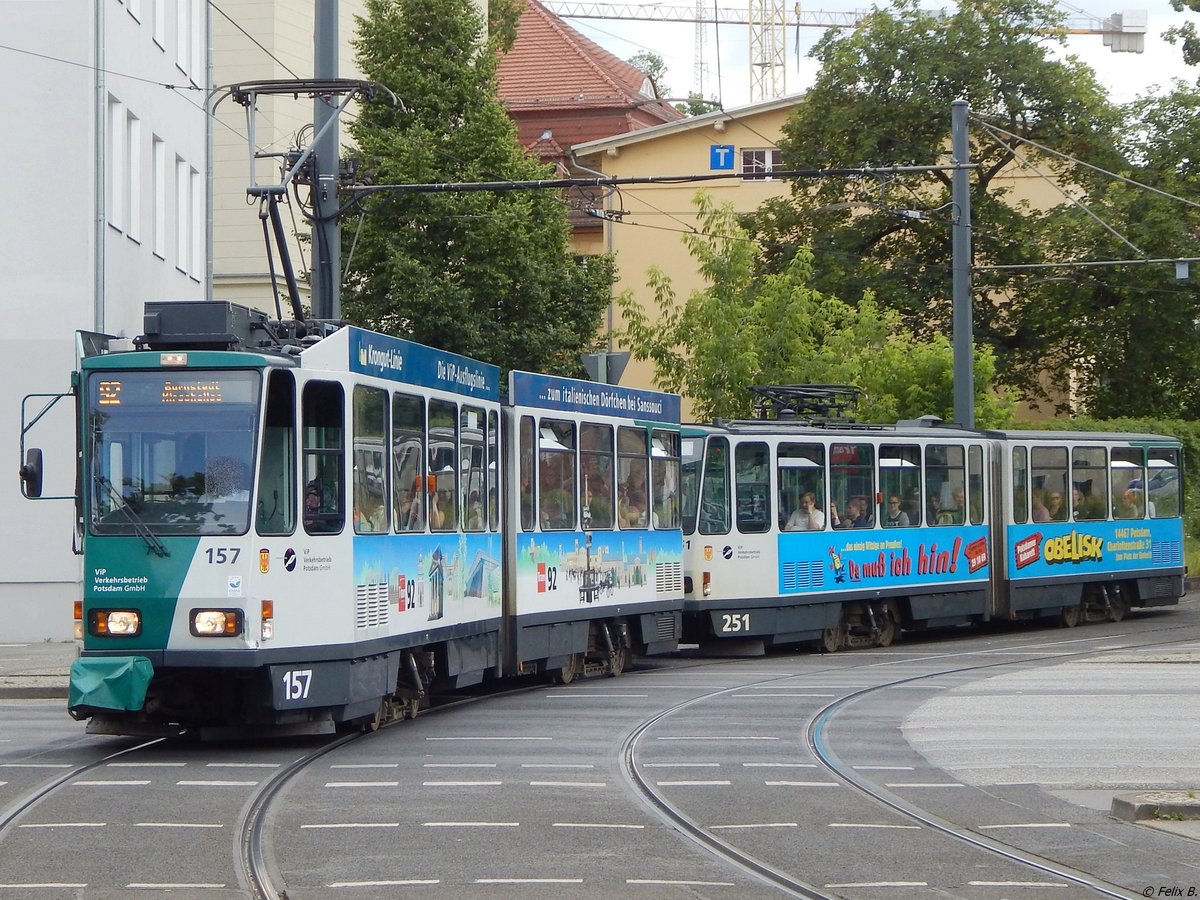 Tatra Nr. 157 und 251 der ViP in Potsdam.