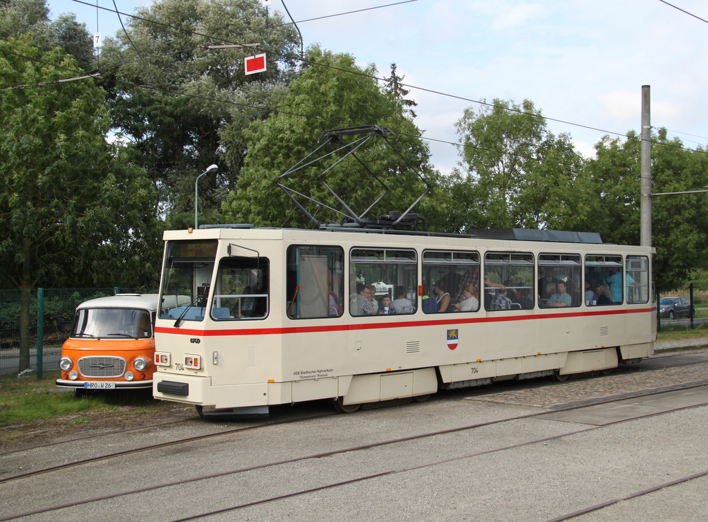Tatra T6A2(704)kam von der kurzfahrt von Betriebshof Hamburger Str zur�ck zum Depot 12 in Rostock-Marienehe.17.09.2016