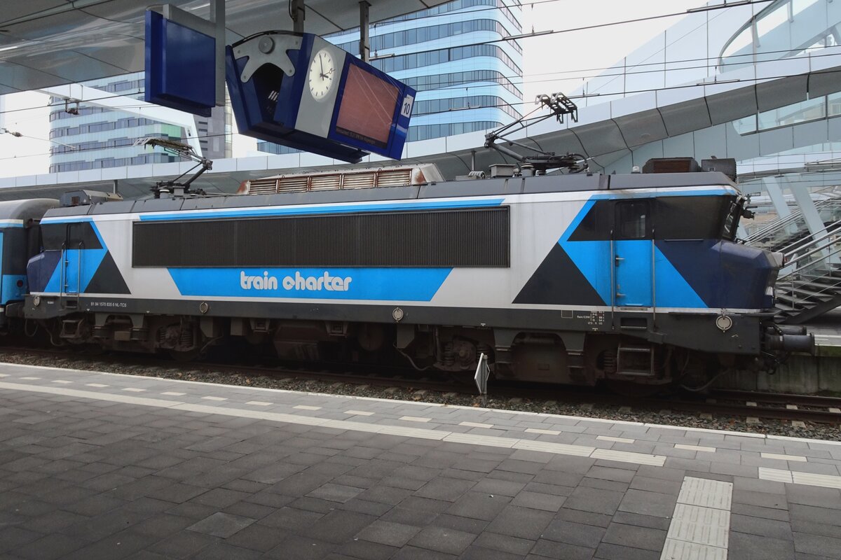 TCS 102001 steht am 14 November 2021 in Arnhem Centraal.