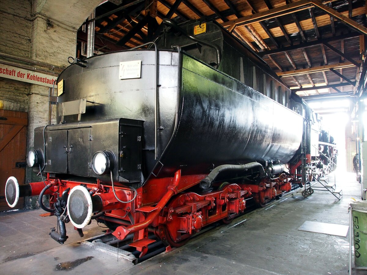 Tender der 52 4900 mit Kohlenstaubfeuerung im Eisenbahnmuseum Halle am 20.07.2019.
