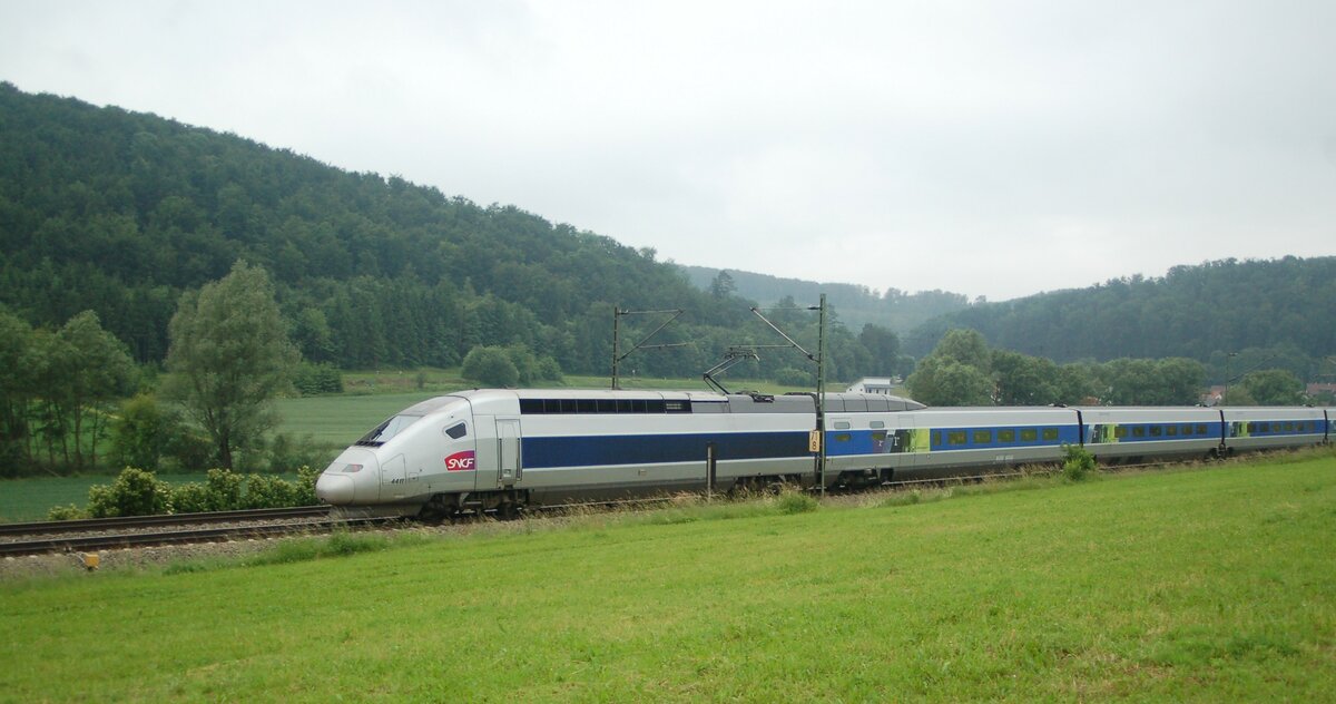 TGV Nr. 4411 bei Urspring am 18.06.2008.