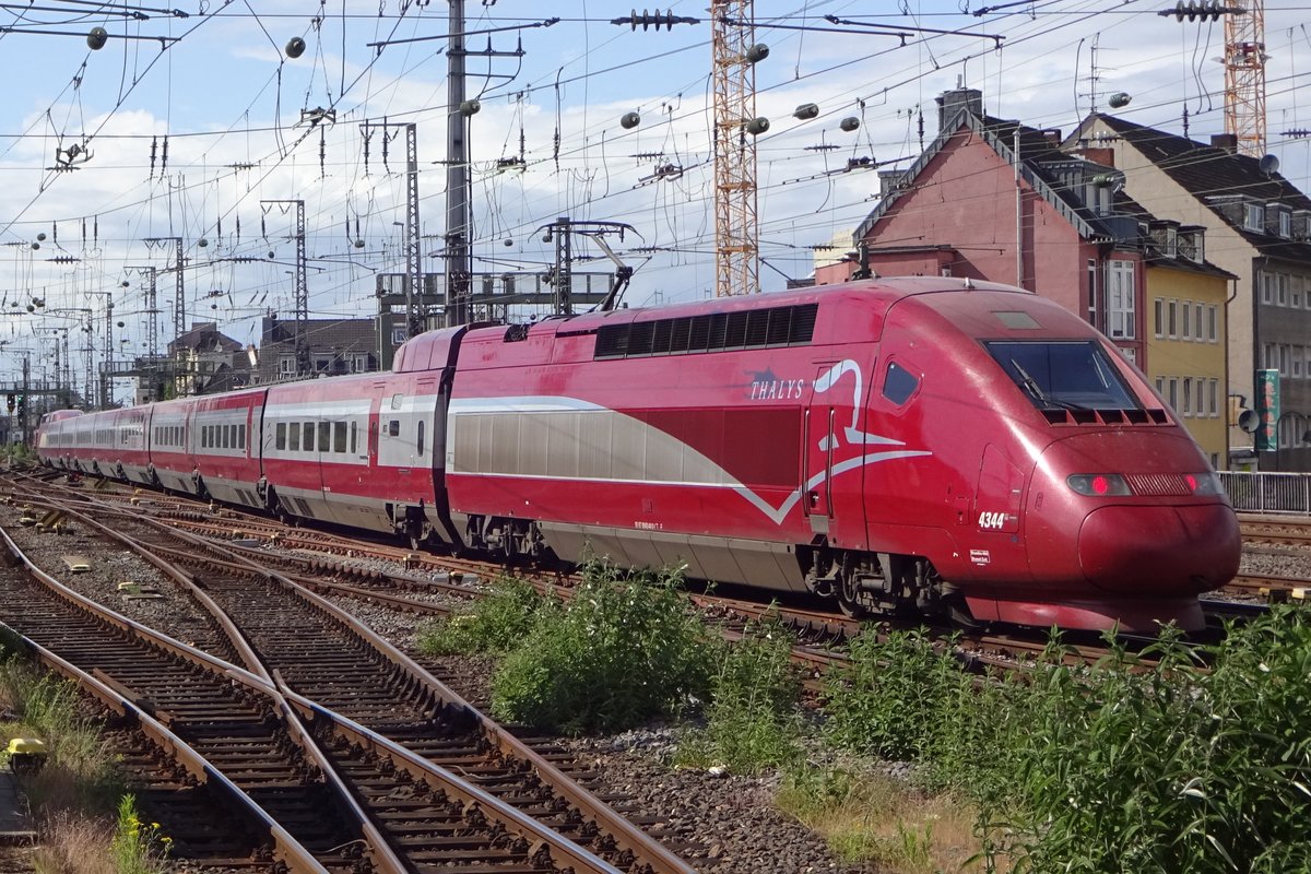 Thalys 4344 verlässt am 8 Juni 2019 Köln Hbf für die fahrt nach Paris
