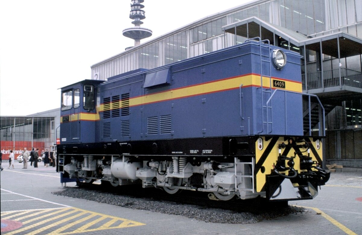 Thyssen Diesellok Nr.6409 bei der IVA in Hamburg im Oktober 1979.
