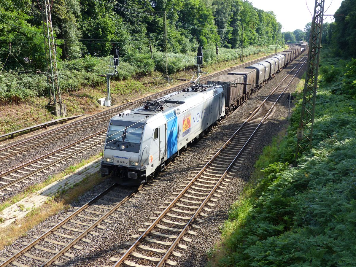 Transpetrol / Railpool Lok 185 696-2  Novelis  Abzweig Lotharstrasse, Aktienweg, Duisburg 13-07-2017.


Transpetrol / Railpool loc 185 696-2  Novelis  Abzweig Lotharstrasse, Aktienweg, Duisburg 13-07-2017.