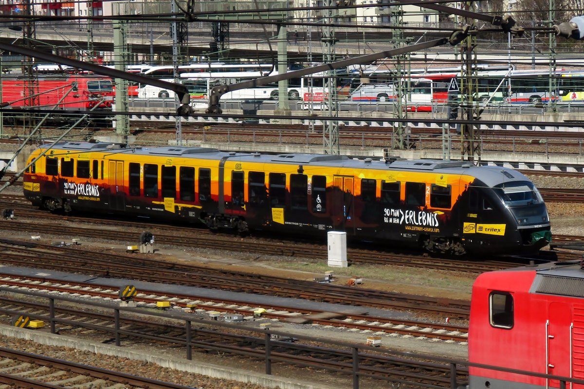 TriLex 642 319 steht am 6 April 2018 in Dresden Hbf abgestellt. 