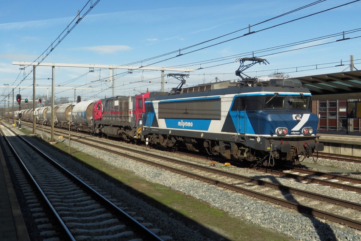 TSC, ex-railPromo 101001 zieht der Dolimezug durch Boxtel den Süden entgegen am 24 Februar 2021.